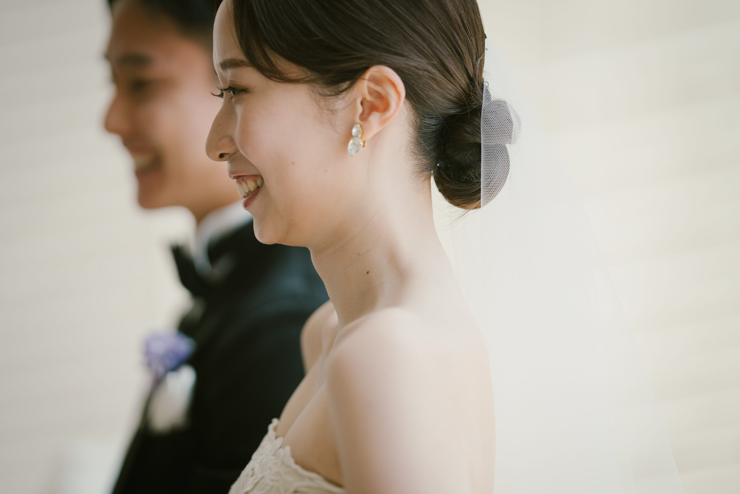 トリートで取り扱いのあるオスカーデラレンタのウェディングドレスは纏う花嫁様に自信を与え、上品かつ可憐なタイムレスなブライズスタイルを叶えます
