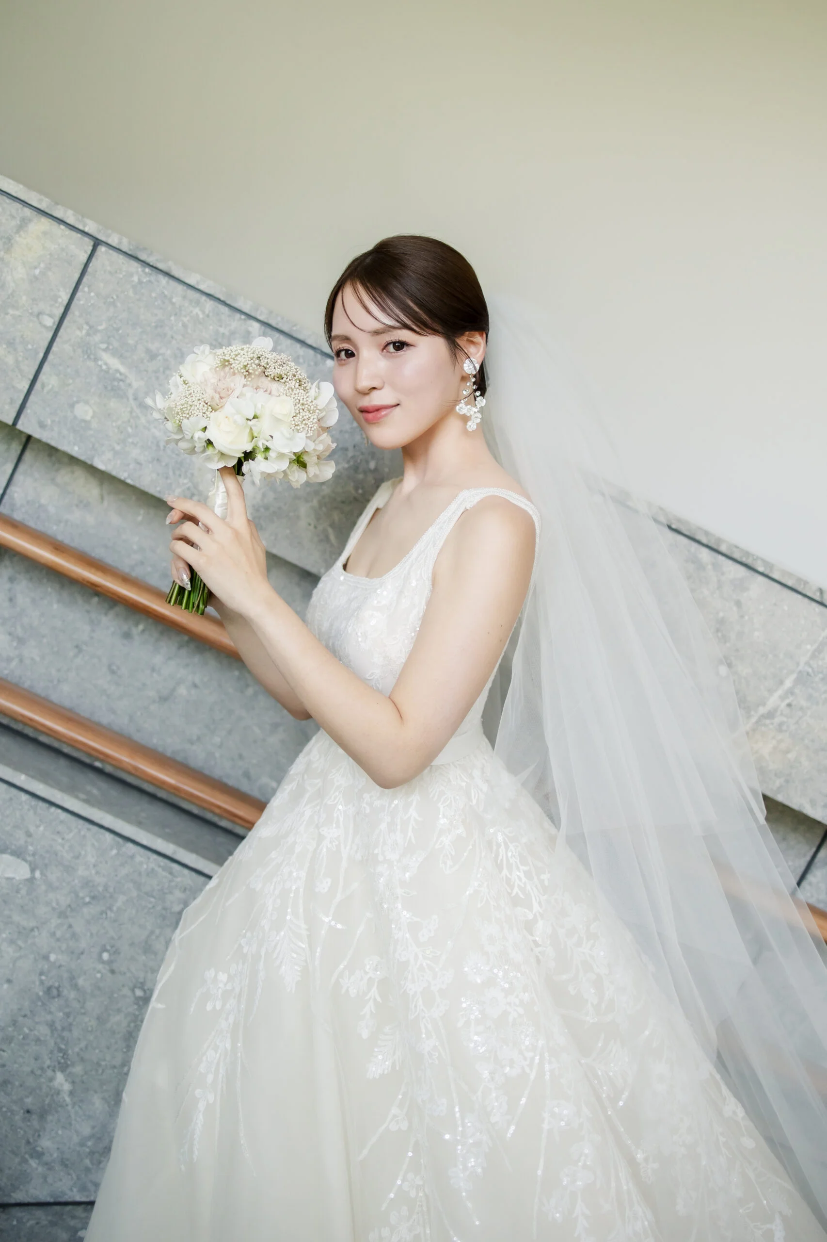 パレスホテル東京でオートクチュールブランド、エリ―サーブのウェディングドレスを纏ったご新婦様